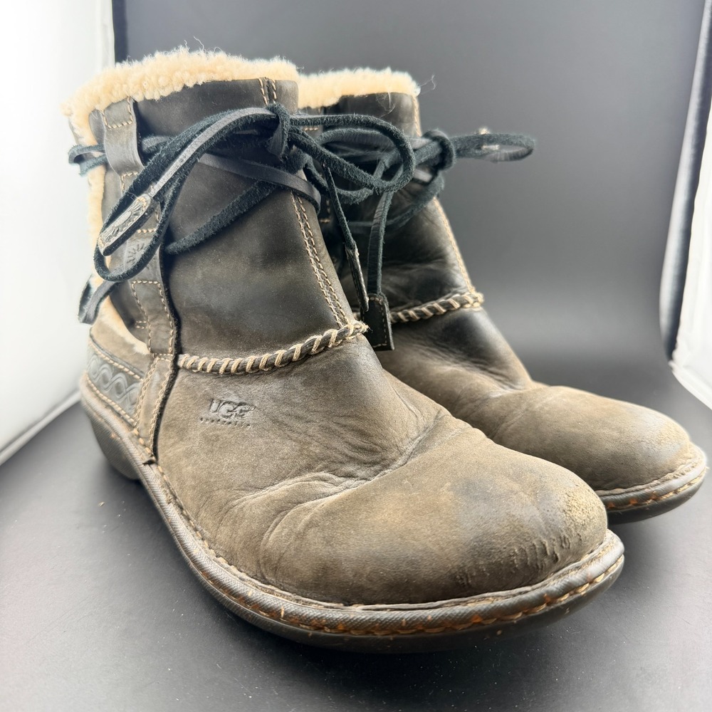 Ugg Cove 5136 Womens 8 Boots Brown Leather Round Toe Ankle Sheepskin Winter Snow
